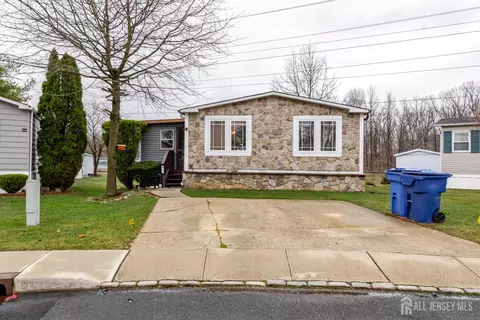 32 Whitman Rd, North Brunswick, NJ 08902