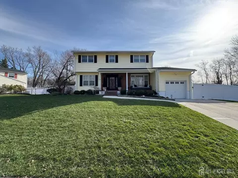 28 Hillside Ave, South Brunswick, NJ 08852