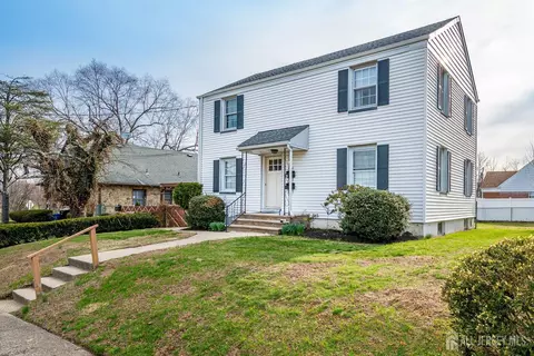 346 N 6th Ave N, Manville, NJ 08835