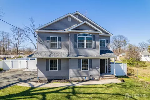 1718 W 4th St W, Piscataway, NJ 08854