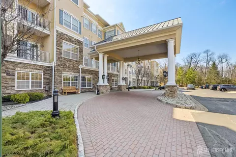 540 Cranbury Rd #107, East Brunswick, NJ 08816