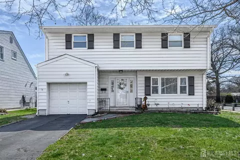 2 Rutan Rd, Belleville, NJ 07109