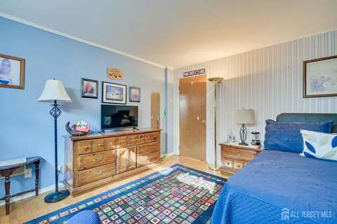 Bedroom - 105 E Cliff Rd, Colonia, NJ 07067 photo 4 of 4