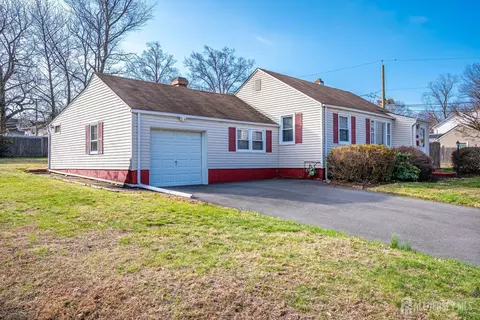 Exterior - 105 E Cliff Rd, Colonia, NJ 07067 photo 2 of 5