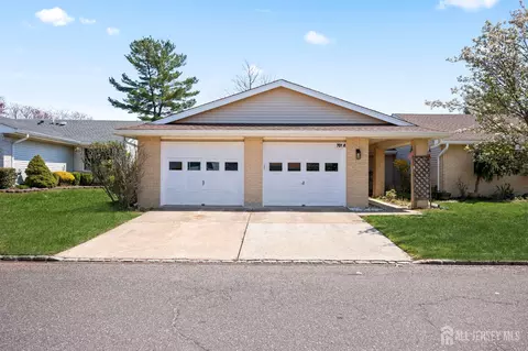701 Croydon Rd #A, Monroe, NJ 08831