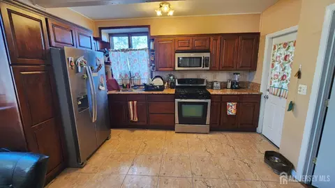 23 Russell Ave, Edison, NJ 08817