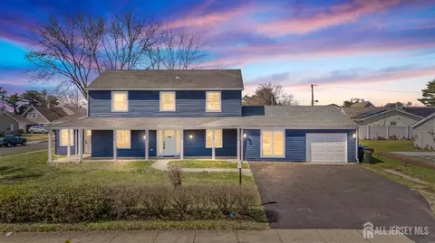 101 Bayberry Ln, Willingboro, NJ 08046