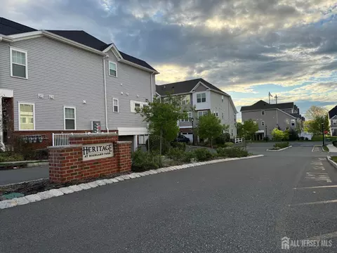 302 Dickson Ct, Highland Park, NJ 08904
