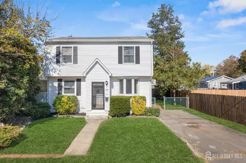 25 Evergreen St, Spotswood, NJ 08884