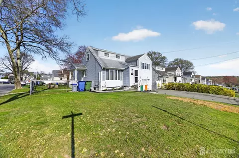 30 Harrison Pl, Parlin, NJ 08859