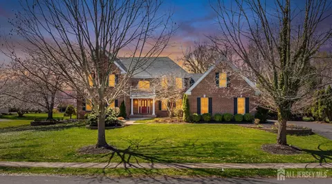 4 Windmill Ct, Plainsboro, NJ 08536