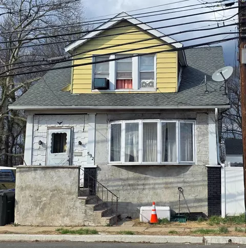 592 Harding Ave, Perth Amboy, NJ 08861