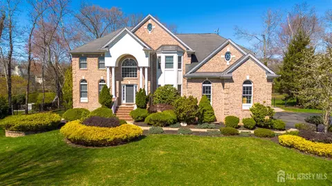21 Woodmere Rd, Monroe, NJ 08831