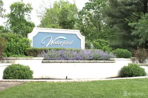 612 Waterford Dr, Edison, NJ 08817