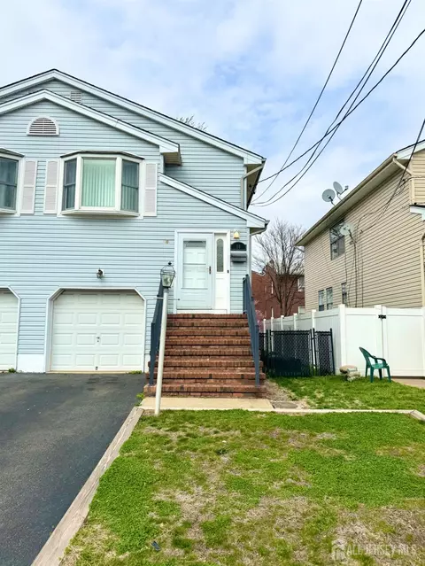 10 Holmes St, Carteret, NJ 07008