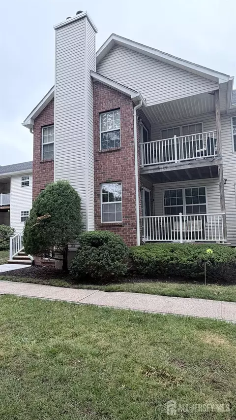 344 Bowler Ct, Piscataway, NJ 08854