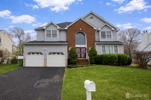 31 Scarlet Dr, Parlin, NJ 08859