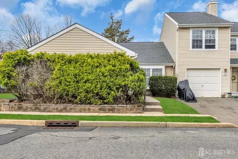 123 Harrow Dr, Somerset, NJ 08873
