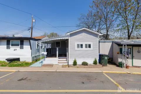 29 Freddie Ave, Avenel, NJ 07001