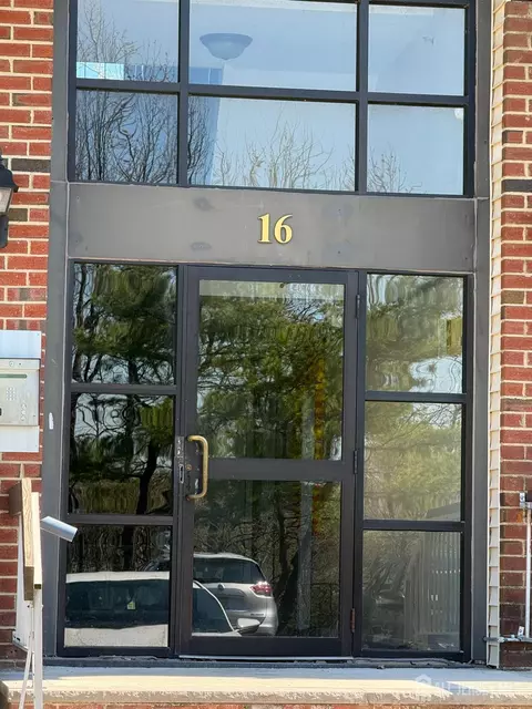 1610 Greenhollow Dr, Iselin, NJ 08830