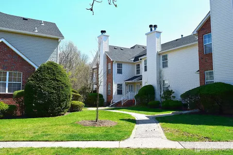 168 Vasser Dr, Piscataway, NJ 08854