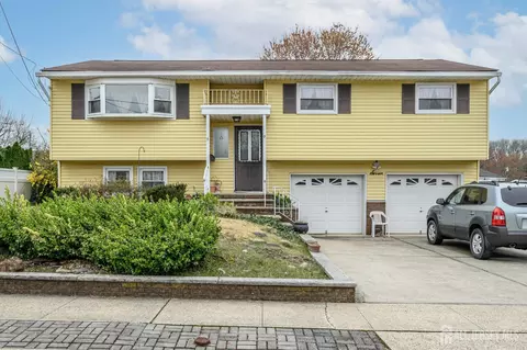 7 Sheinfine Ave, South River, NJ 08882