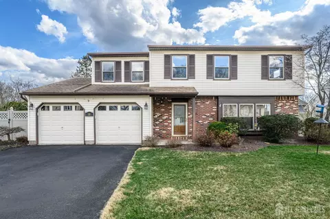 10 Eric Dr, Howell, NJ 07731