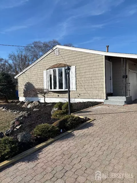 42 Boulevard E, Keyport, NJ 07735
