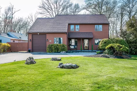49 Kentnor St, Metuchen, NJ 08840