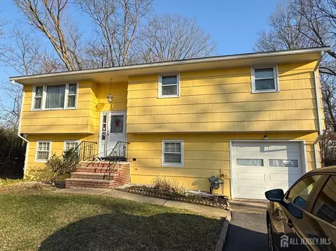 314 8th St, Piscataway, NJ 08854