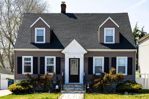 15 S Pulaski Ave, Sayreville, NJ 08872