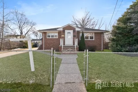 147 Wedgewood Ave, Woodbridge, NJ 07095
