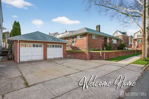 595 Jacques St, Perth Amboy, NJ 08861
