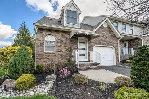 675 Raritan Rd #24, Clark, NJ 07066