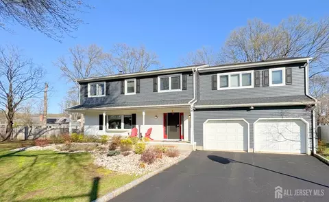 13 Lucille Ct, Edison, NJ 08820