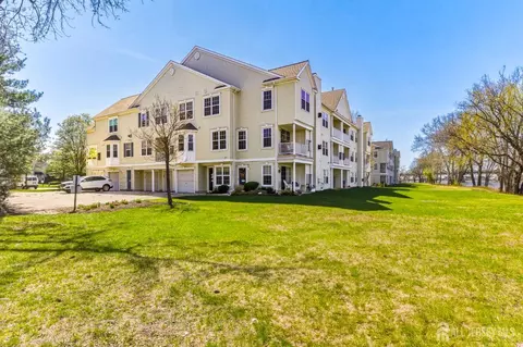 5210 Riverfront Dr, Palmyra, NJ 08065