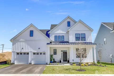 72 Ross Ln, Cranbury, NJ 08512