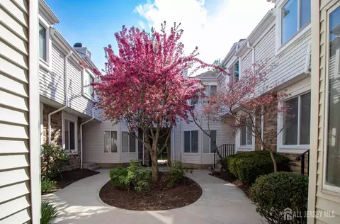 1025 Schmidt Ln, North Brunswick, NJ 08902