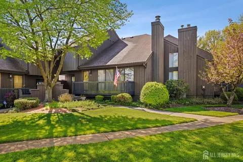 106 Westgate Dr #106, Edison, NJ 08820