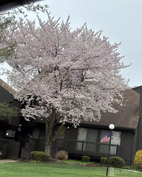 106 Westgate Dr #106, Edison, NJ 08820