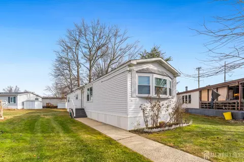 24 Whitman Rd, North Brunswick, NJ 08902