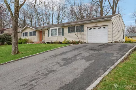 37 Dale Dr, Edison, NJ 08820