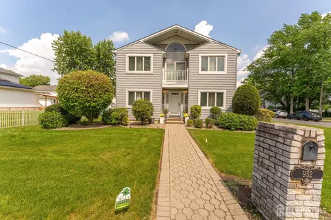 932 Beatrice Pkwy, Edison, NJ 08820