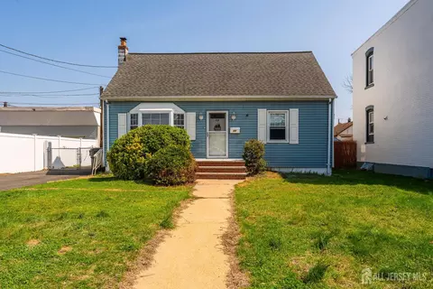 44 Lillian St, Fords, NJ 08863