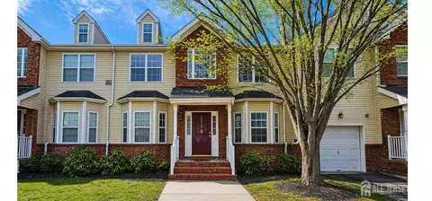 270 Pinelli Dr, Piscataway, NJ 08854