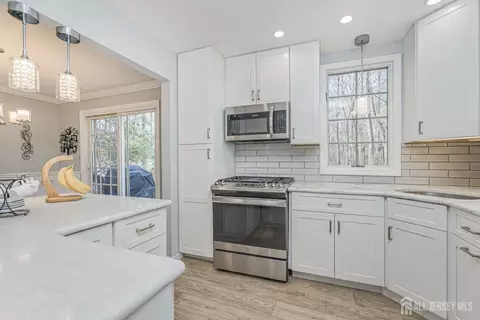 Kitchen - 22 Meyer Rd, Edison, NJ 08817 photo 3 of 4
