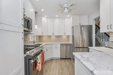 Kitchen - 22 Meyer Rd, Edison, NJ 08817 photo 2 of 4