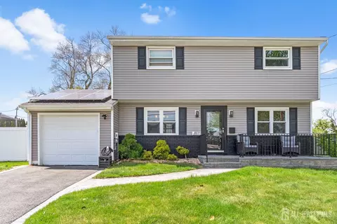 19 Tulip Dr, Old Bridge, NJ 08857