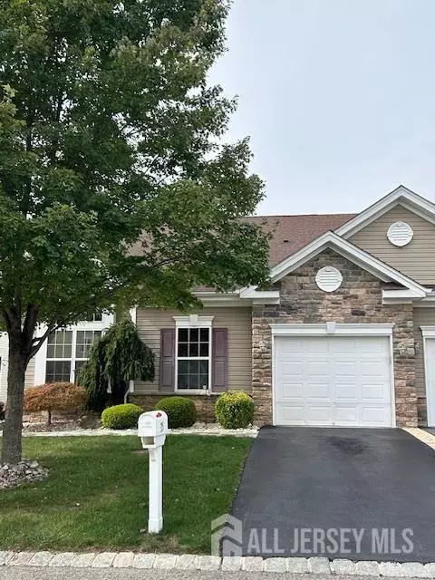 35 Timber Hill Dr, Monroe, NJ 08831