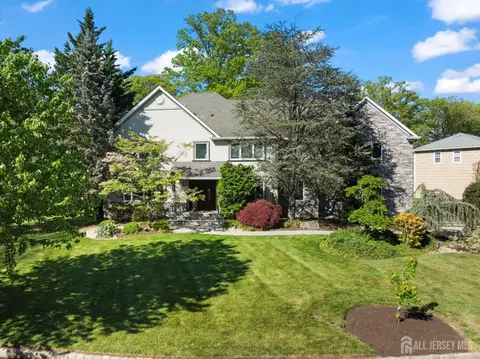3 Van Hise Ct, East Brunswick, NJ 08816